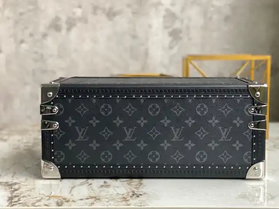 ACCESSOIRES VUITTON COFFRET LOUIS 0626